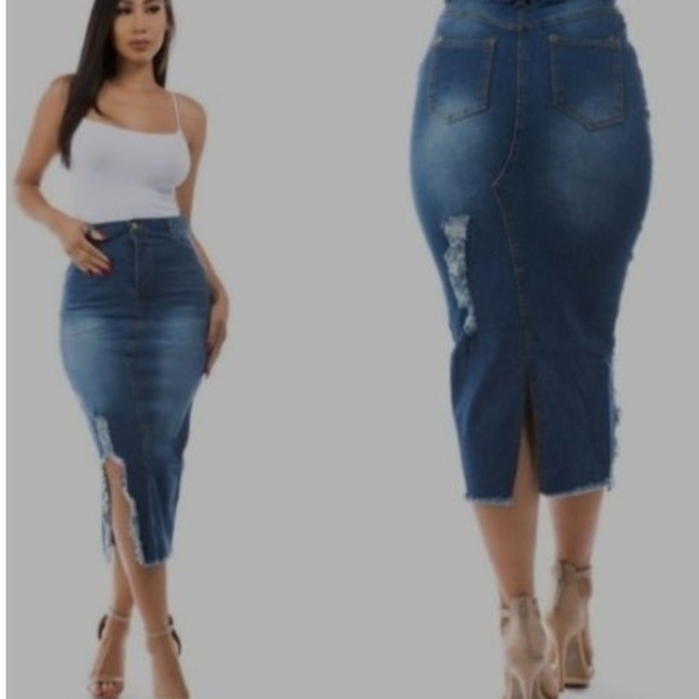Chic Blue Denim Pencil Skirt